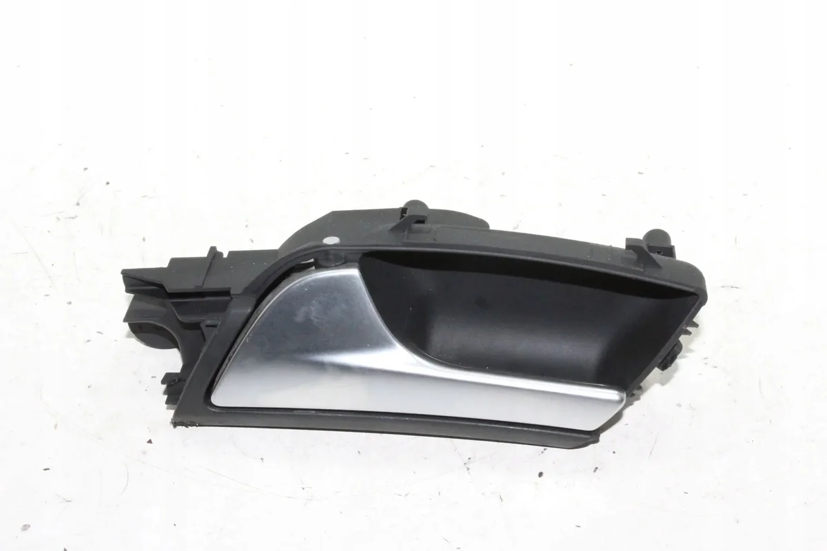 Audi RS5 Maçaneta Interna Iluminada 8T0837019A