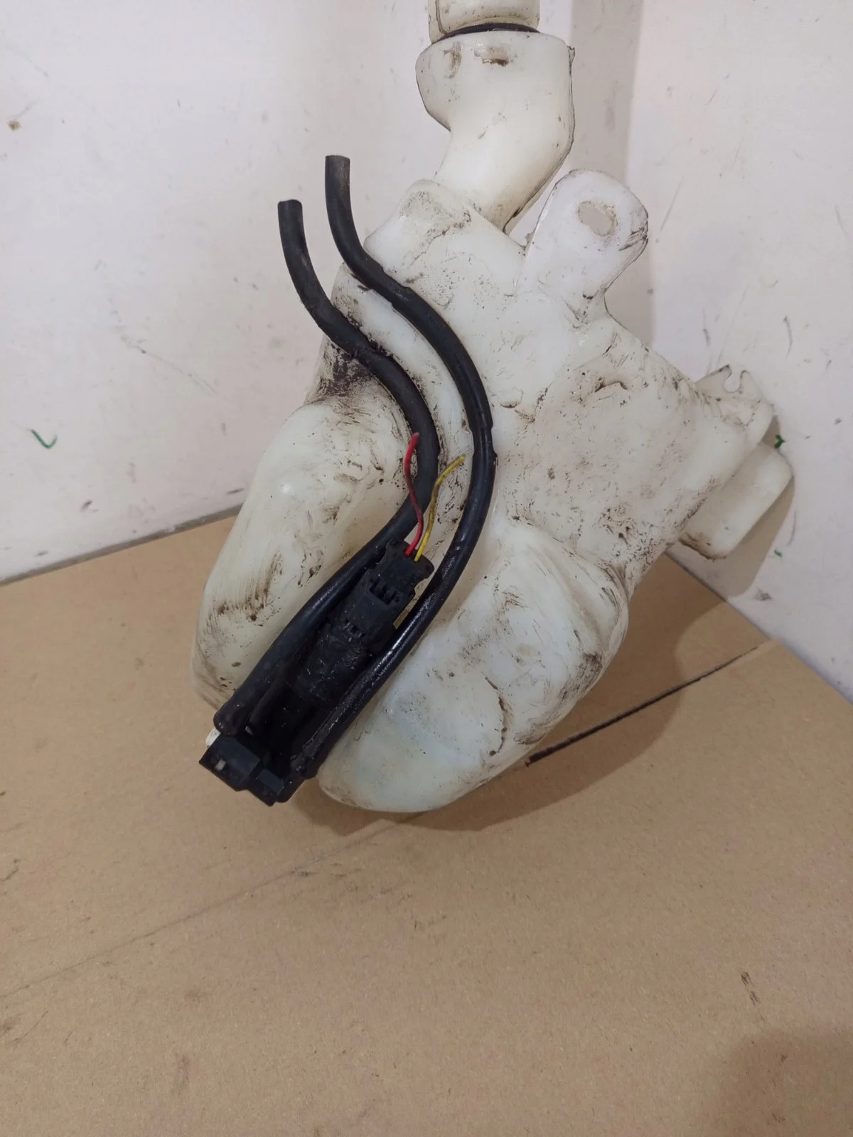 Scheibenwaschbehälter Citroen C3 II LIFT mit Pumpe image 3