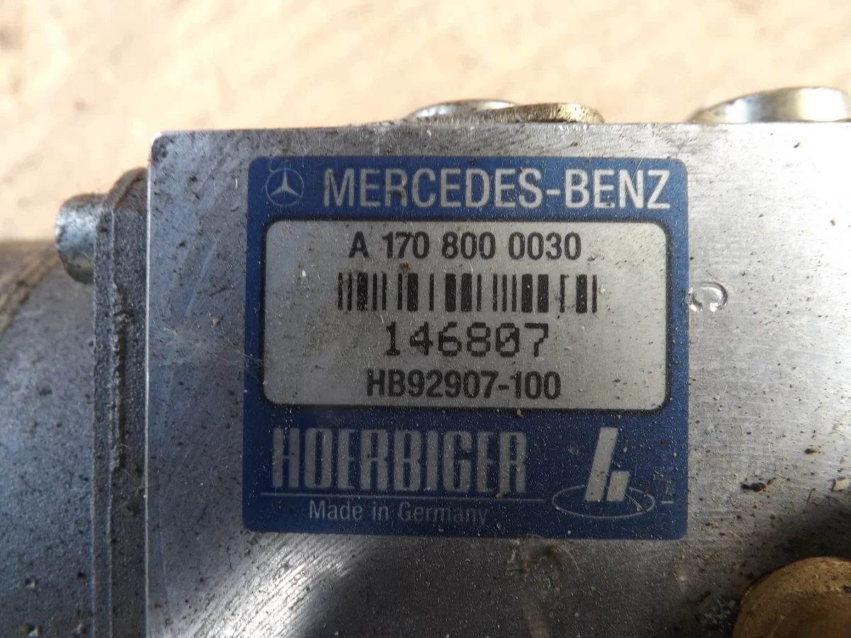 Bomba Hidráulica Mercedes SLK R170 Usada image 8