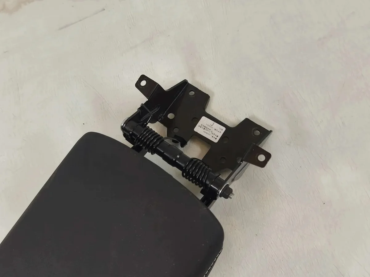 Chery Omoda 5 Mittelkonsolen-Armlehne 10196350 image 3