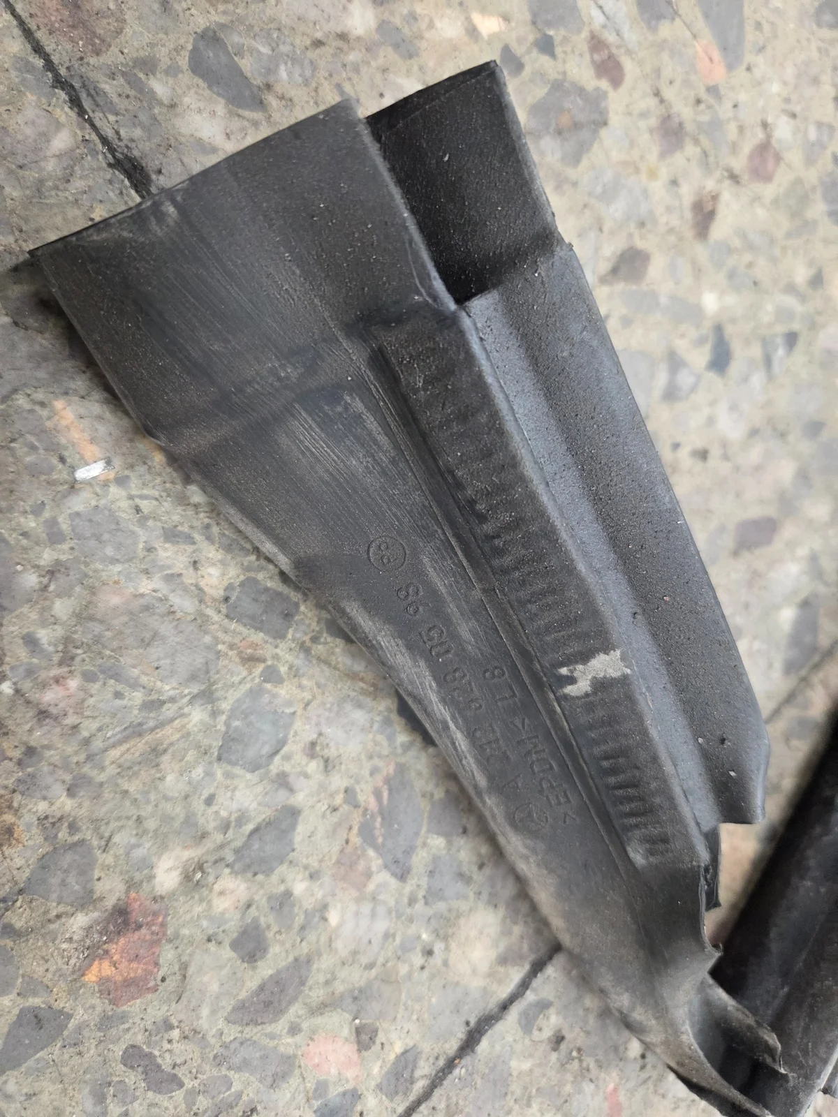 Afdichting motorruimte links A2126280598 image 6