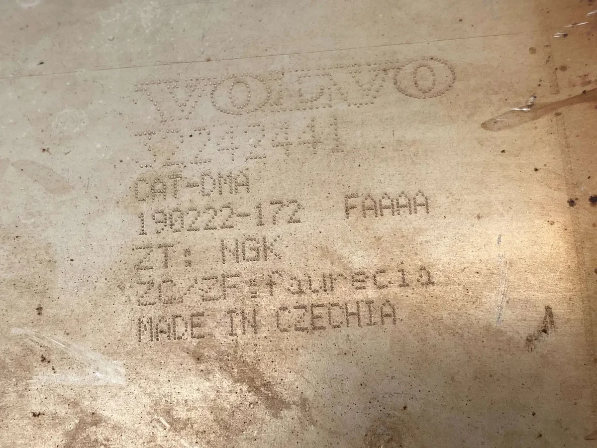 Catalizador Volvo OE 32242441 Usado image 3