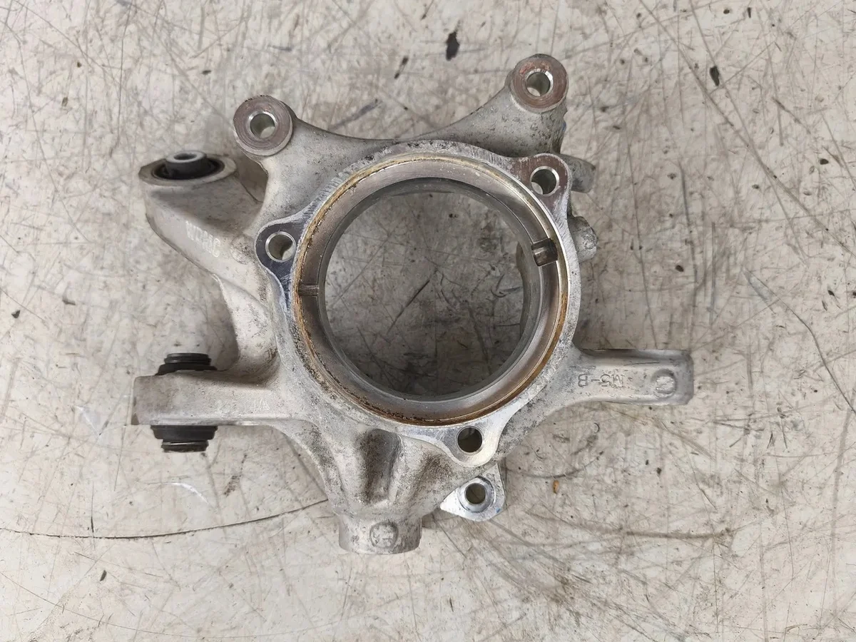 Kia EV6 Supporto Sospensione Asse Posteriore image 3