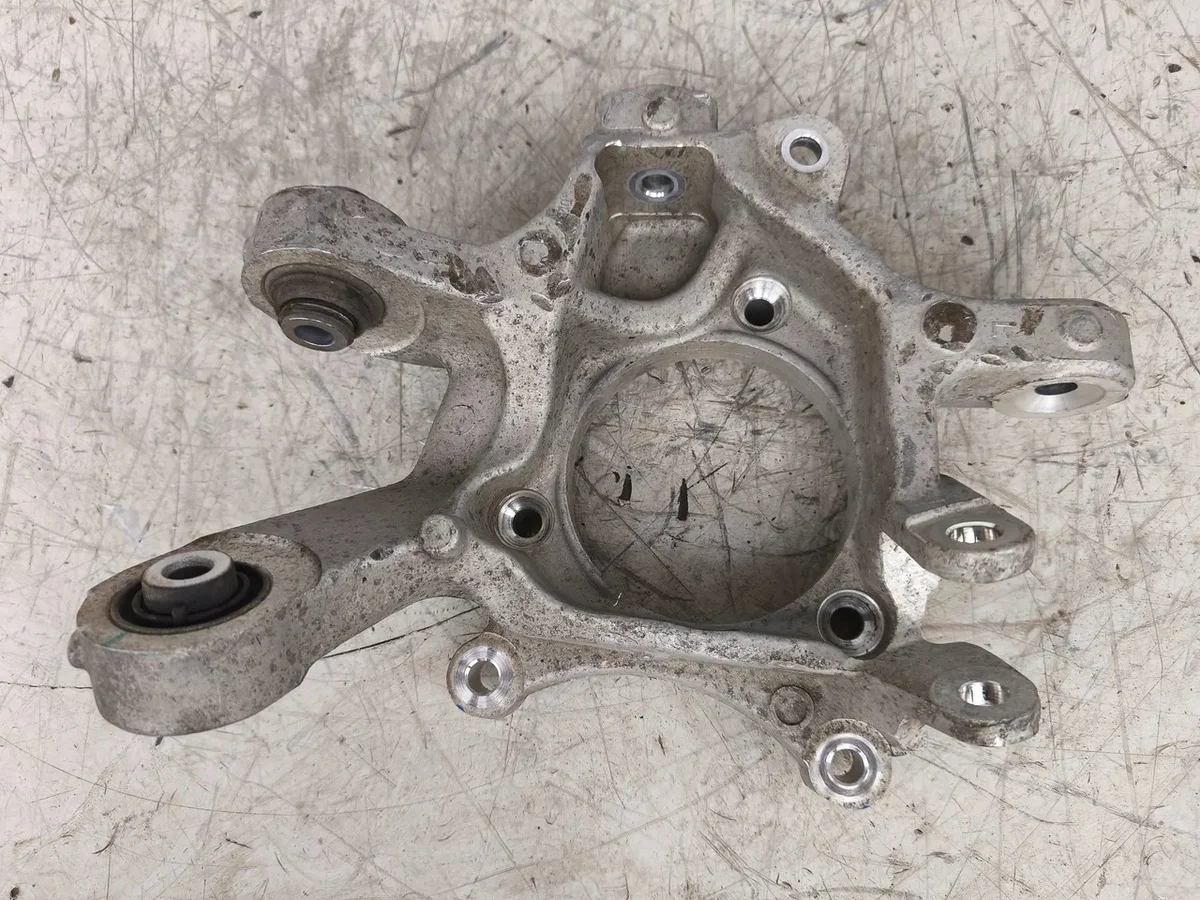 Kia EV6 Supporto Sospensione Asse Posteriore image 6