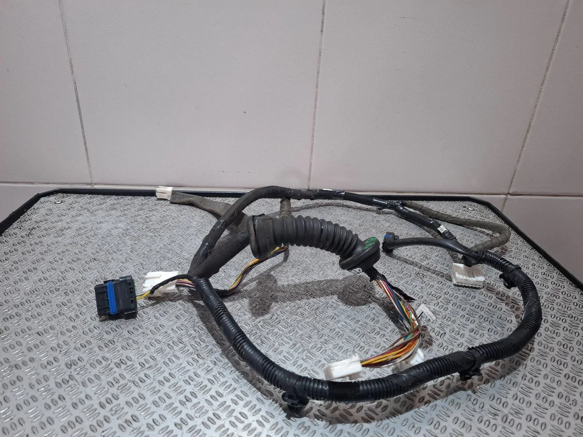 Door grommet Nissan Qashqai 241244EH3D