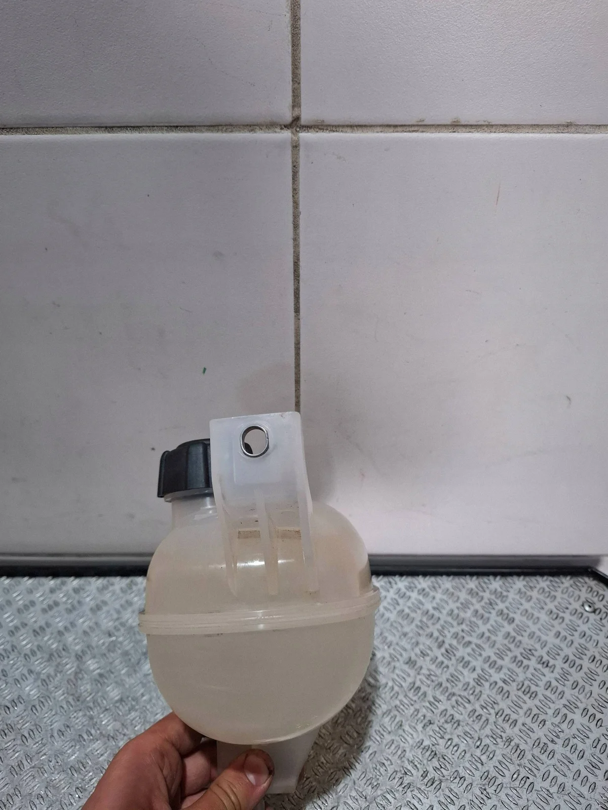 Ausgleichsbehälter Nissan Micra K14 OEM KMY3645 image 3
