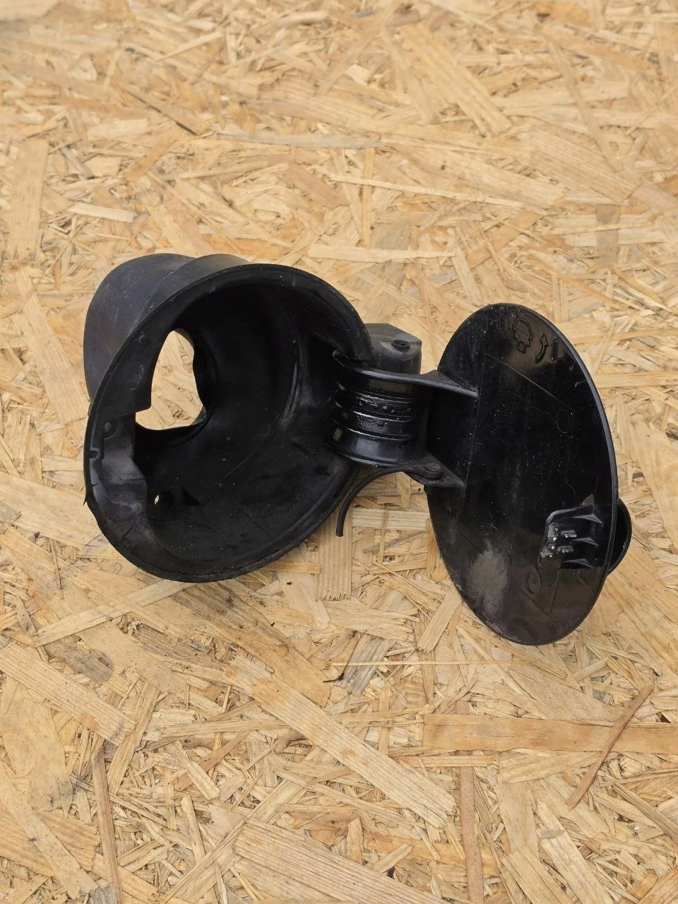 SEAT ALTEA polttoaineluukun kansi OEM 312321313