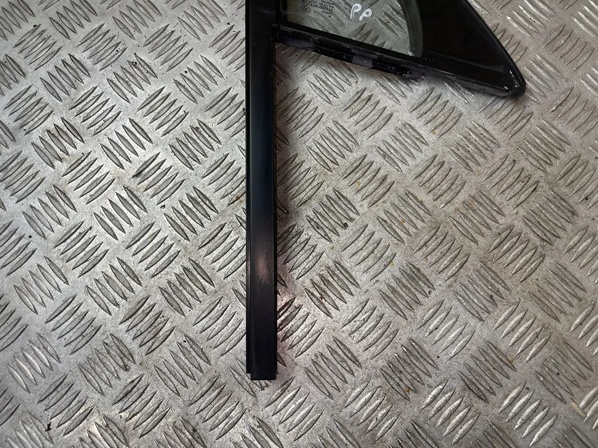 Porsche Cayenne 92A Triángulo Puerta Delantera Usado image 3
