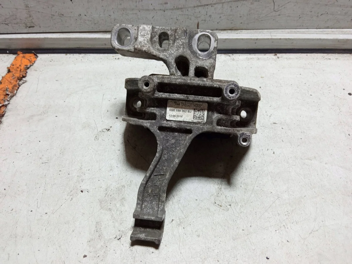 Engine Mount Bracket 2.0 TDI OEM 5Q0199262BJ