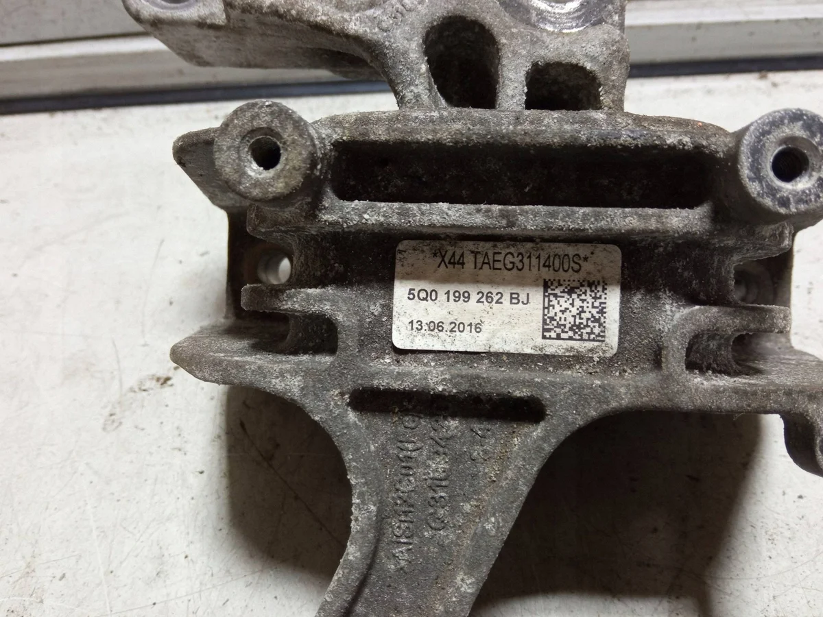 Supporto motore 2.0 TDI 5Q0199262BJ image 3