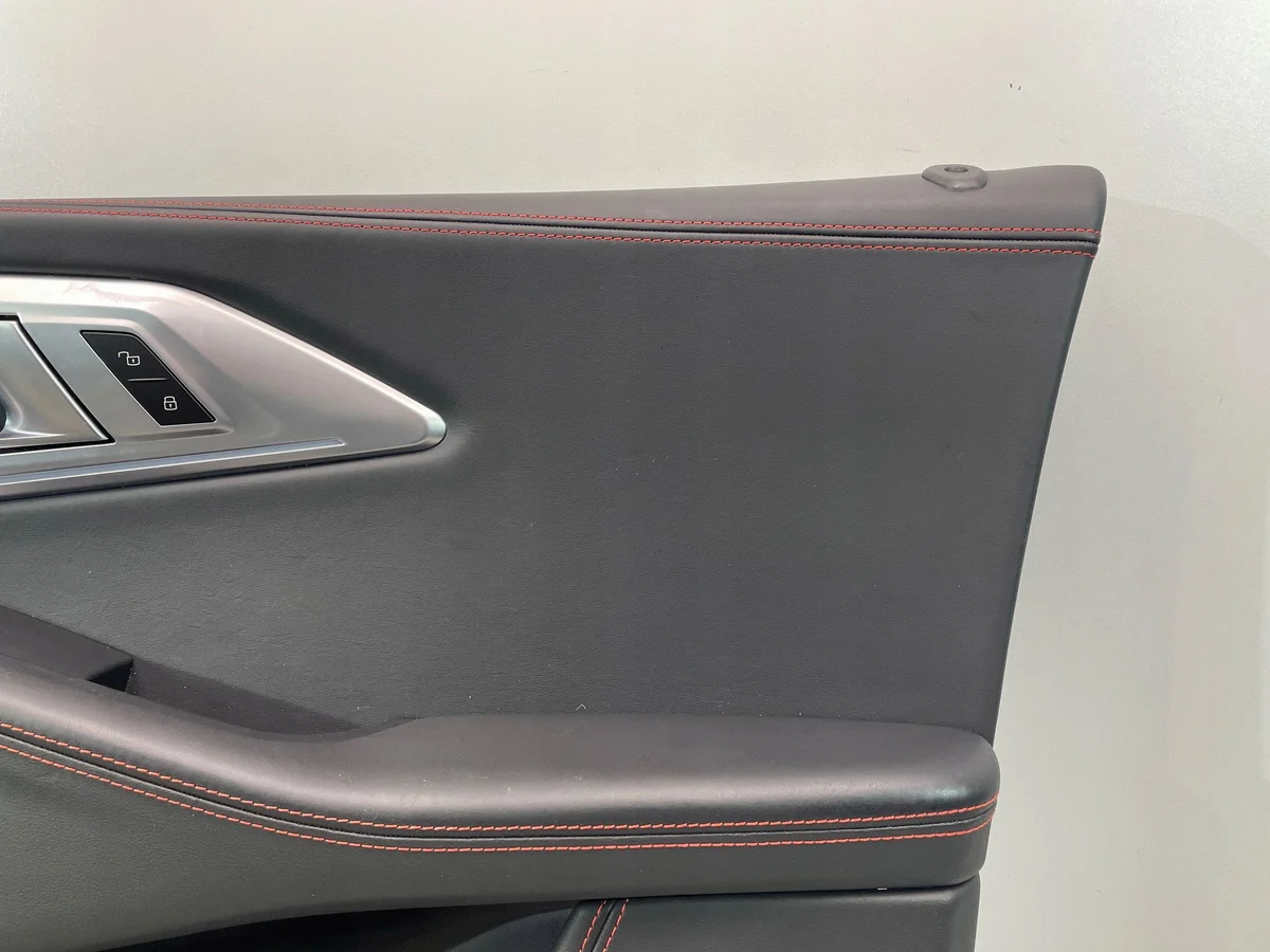 BMW XM G09 Boczek Tapicería Puerta Usado image 3