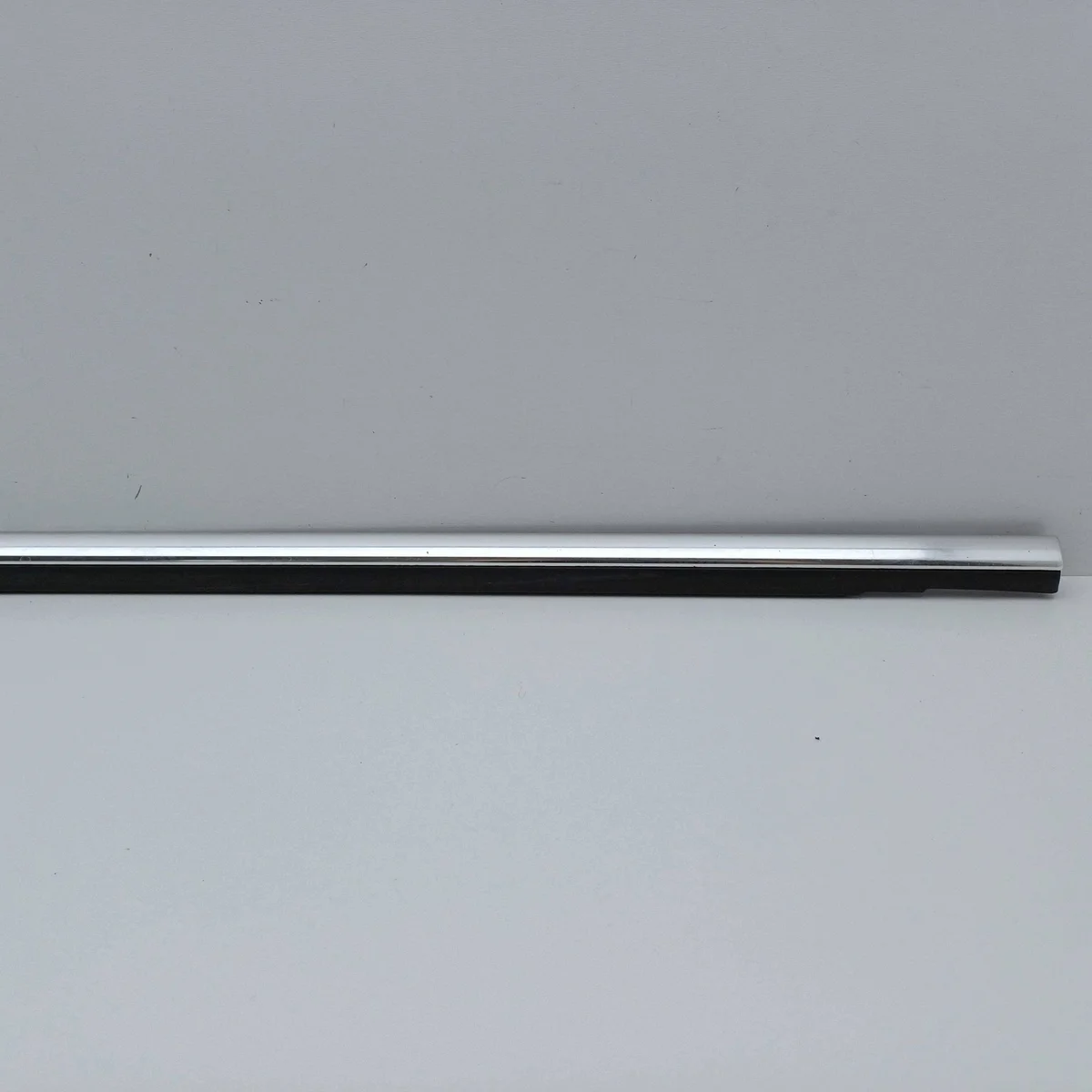 Listello cromato posteriore destro VW Passat B5 image 3