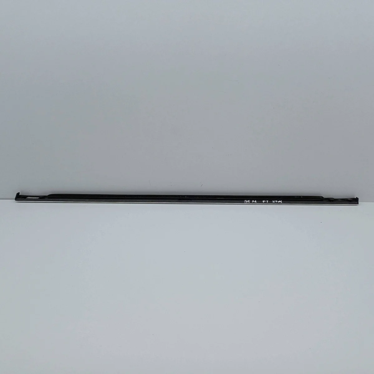 Listello cromato posteriore destro VW Passat B5 image 4