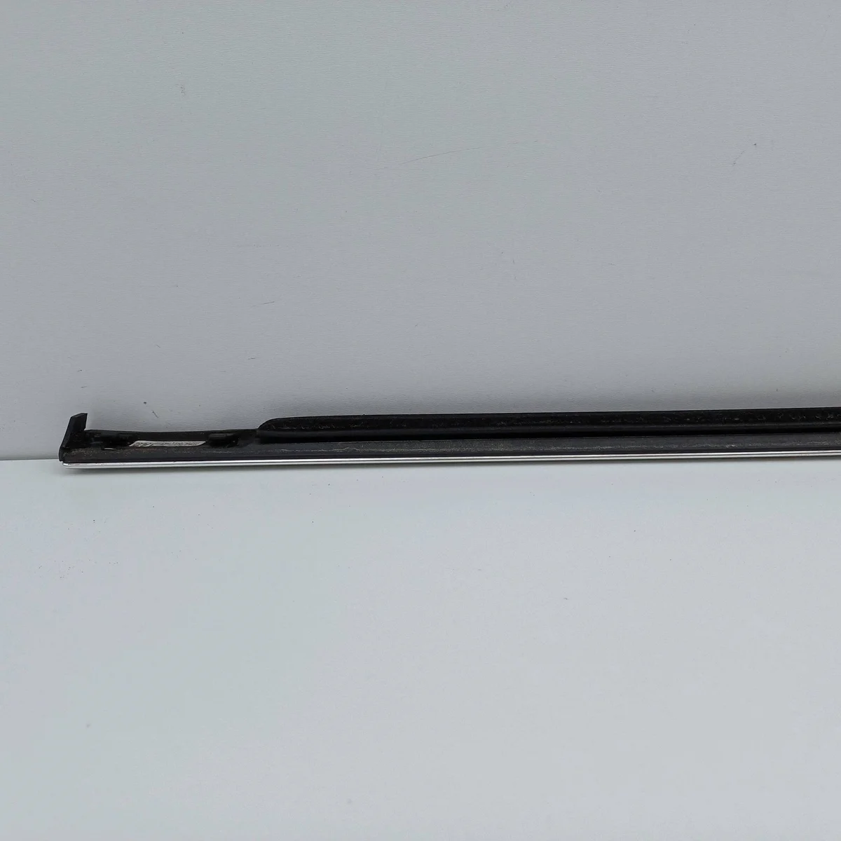 Listello cromato posteriore destro VW Passat B5 image 5