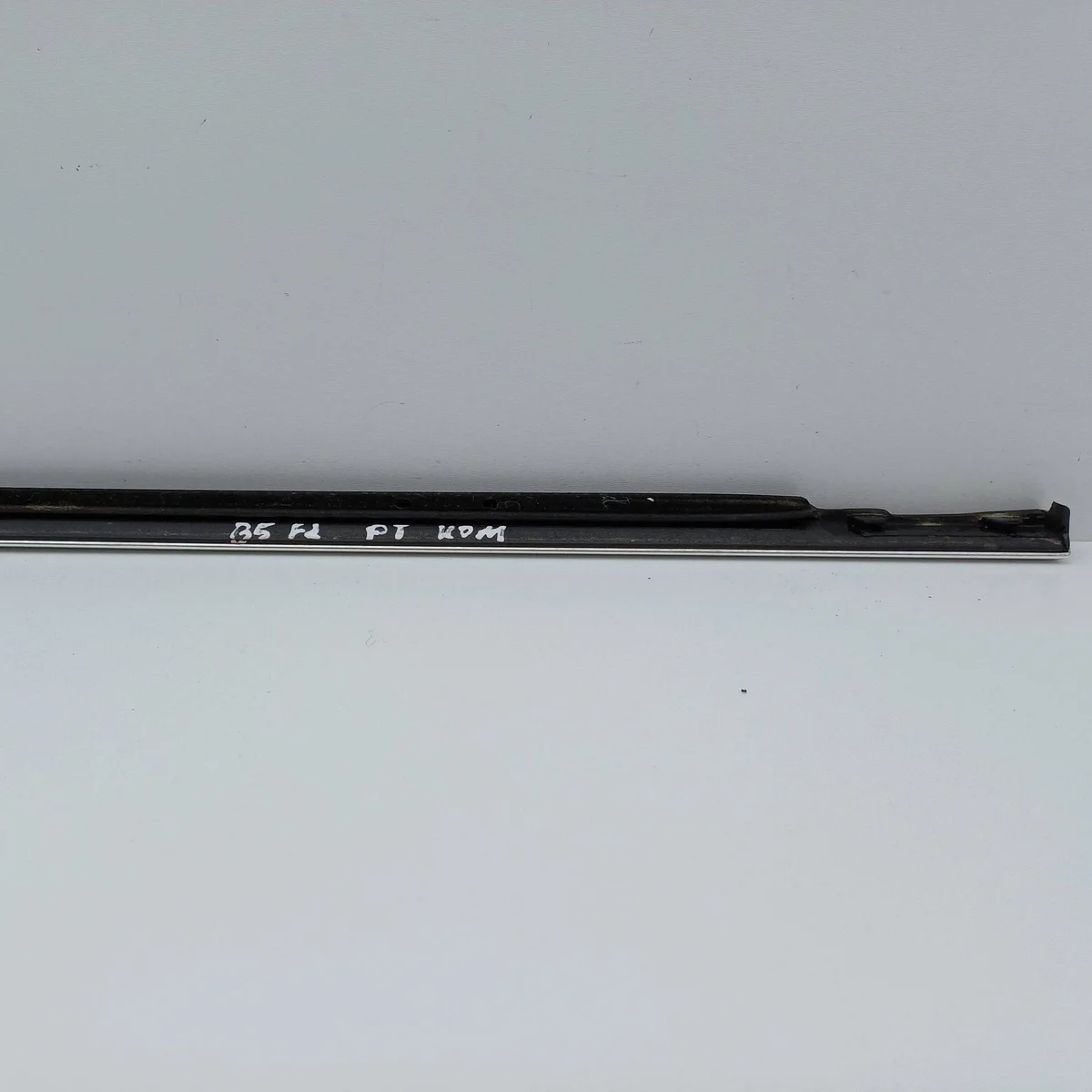 Listello cromato posteriore destro VW Passat B5 image 6