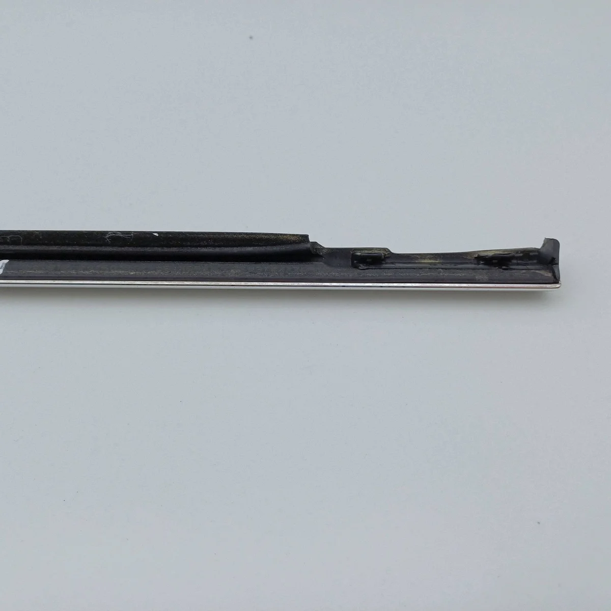 Listello cromato posteriore destro VW Passat B5 image 8