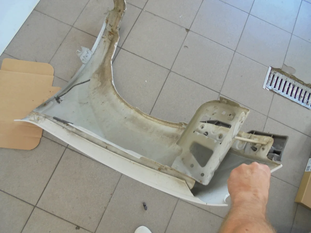 Aile avant droite Dacia Duster I 2010 image 6