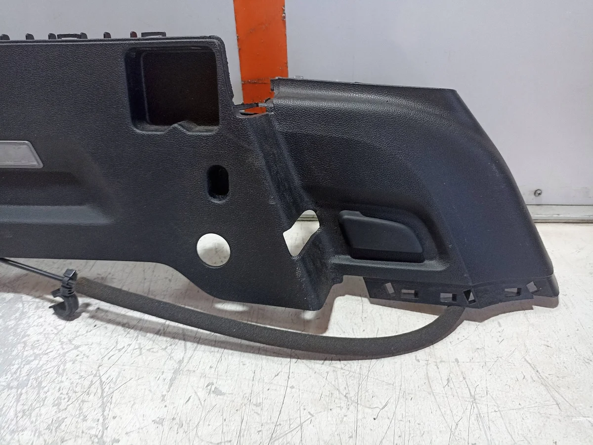 Ford Focus Mk4 Teppich Kofferraum Links Kombi image 3