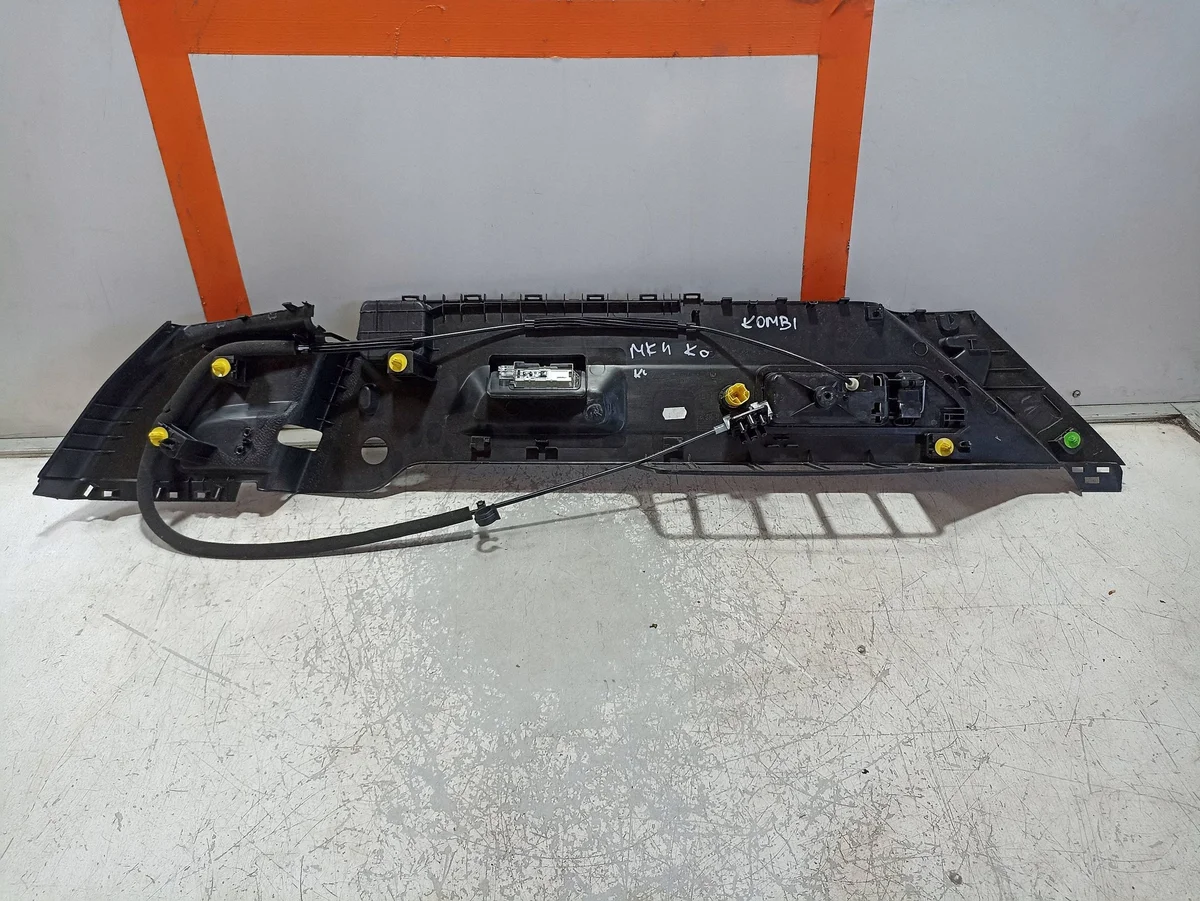 Ford Focus Mk4 Teppich Kofferraum Links Kombi image 4