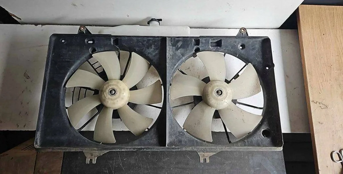 Mazda 5 Ventilator Radiator PPGF25 Gebruikt