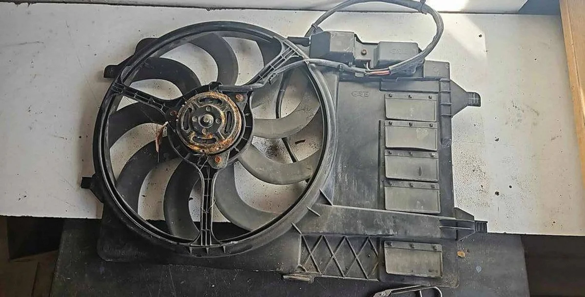 MM MINI R50 tuulettimen kotelo 1475577