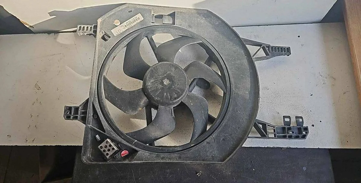 Carcasa Ventilador Opel Vivaro 8200409469C
