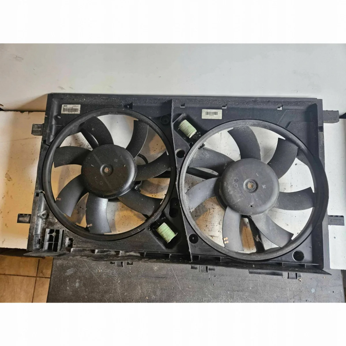 Opel Insignia A 2009 Carcaça do Ventilador 13223018