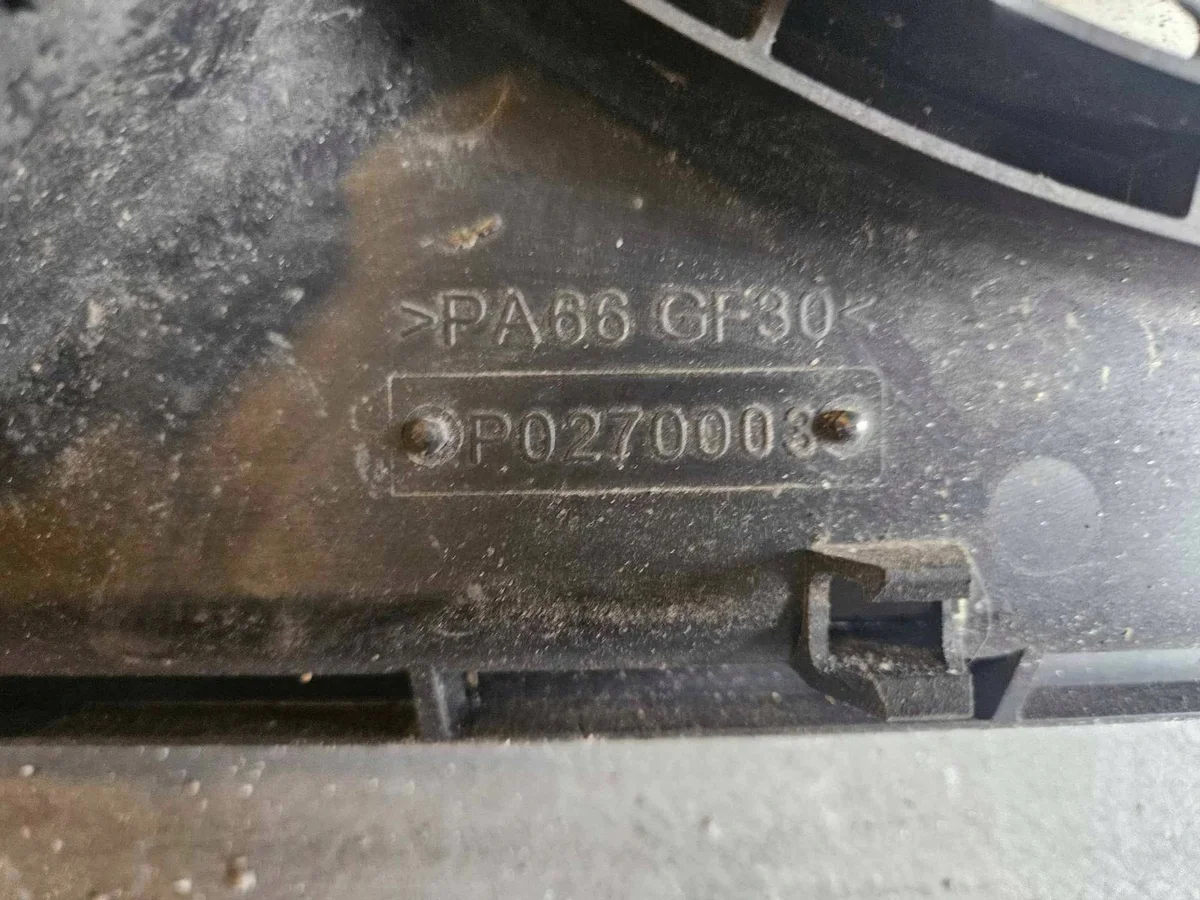 Opel Insignia A 2009 Carcaça do Ventilador 13223018 image 5