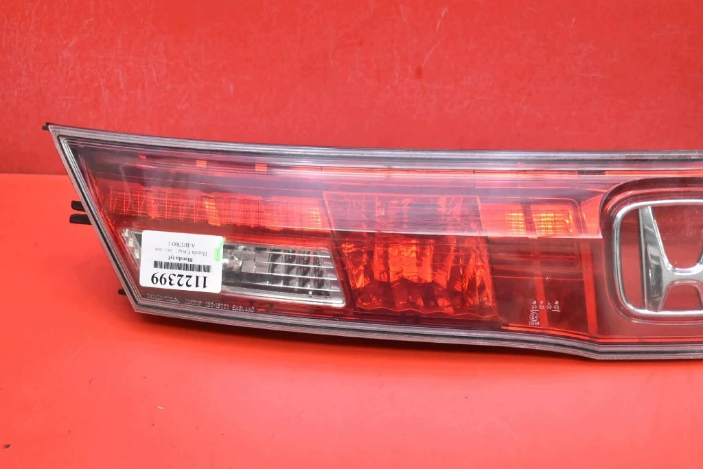 HONDA CIVIC 8 UFO 05-08 Maniglia Bagagliaio Usata