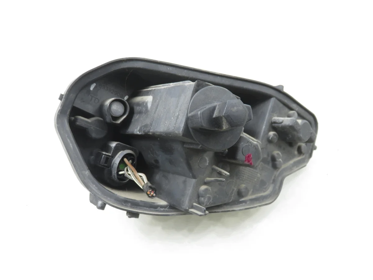 Lanterna Traseira Esquerda Seat Ibiza IV Usada image 3