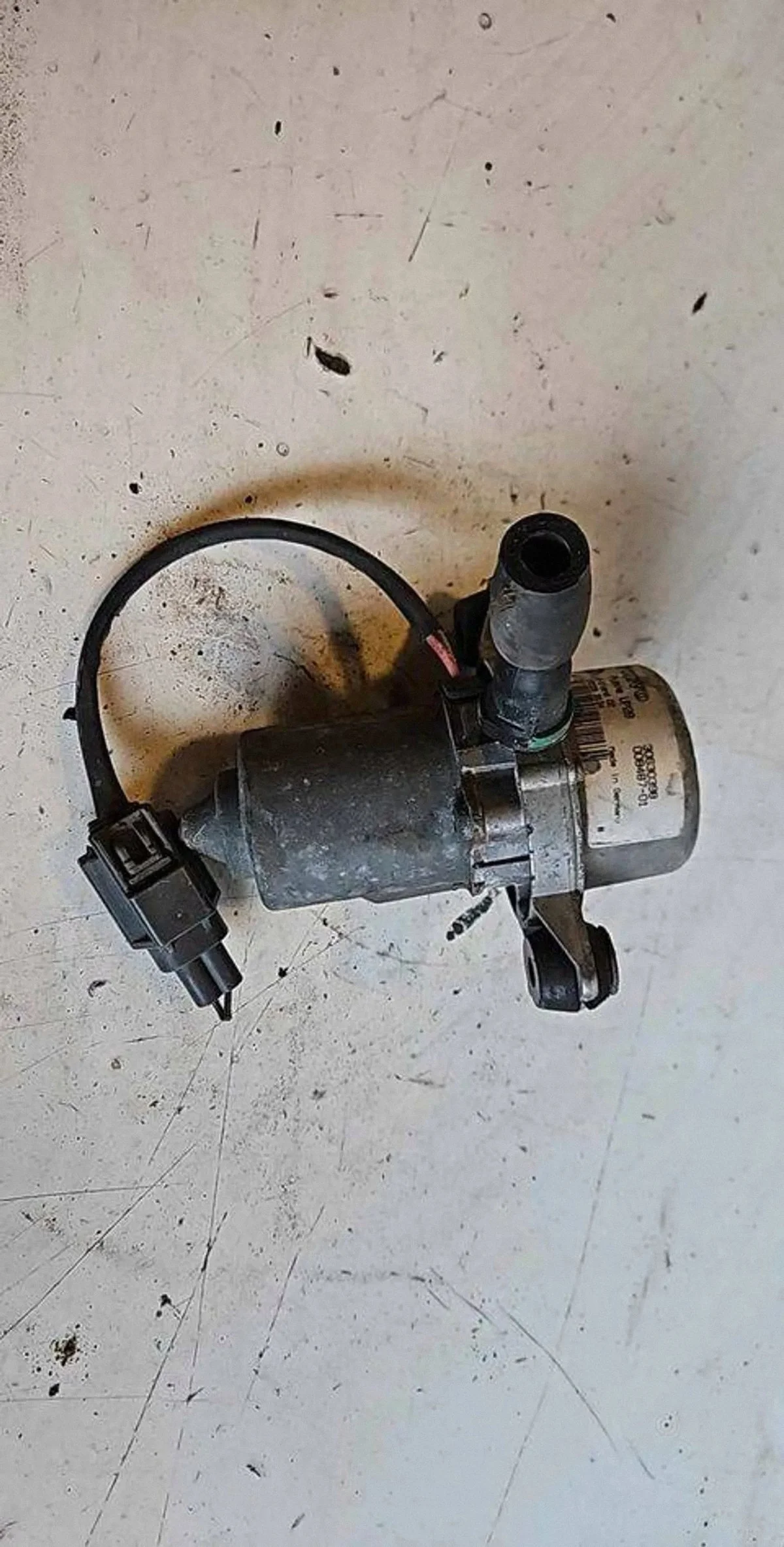 Bomba Vacío Volvo OE 30630398 Usada