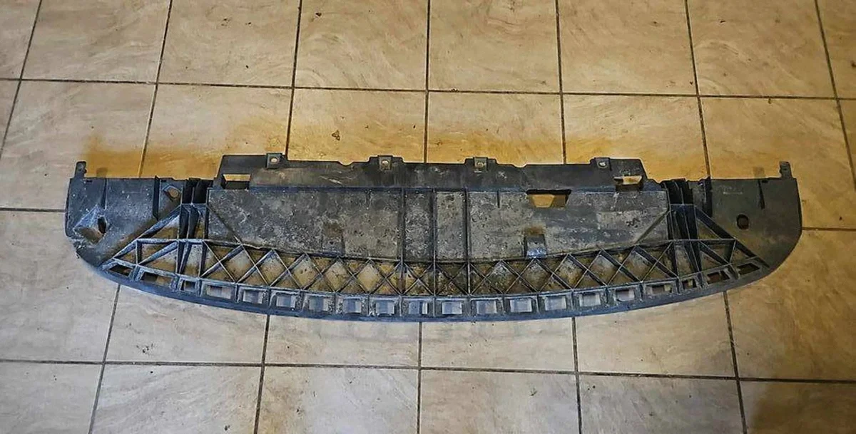 Cache sous pare-chocs avant Renault Kangoo II