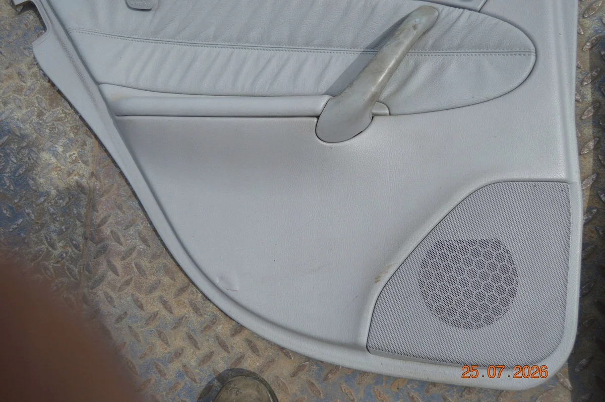 Bocznki Mercedes W203 A2037203971 image 10