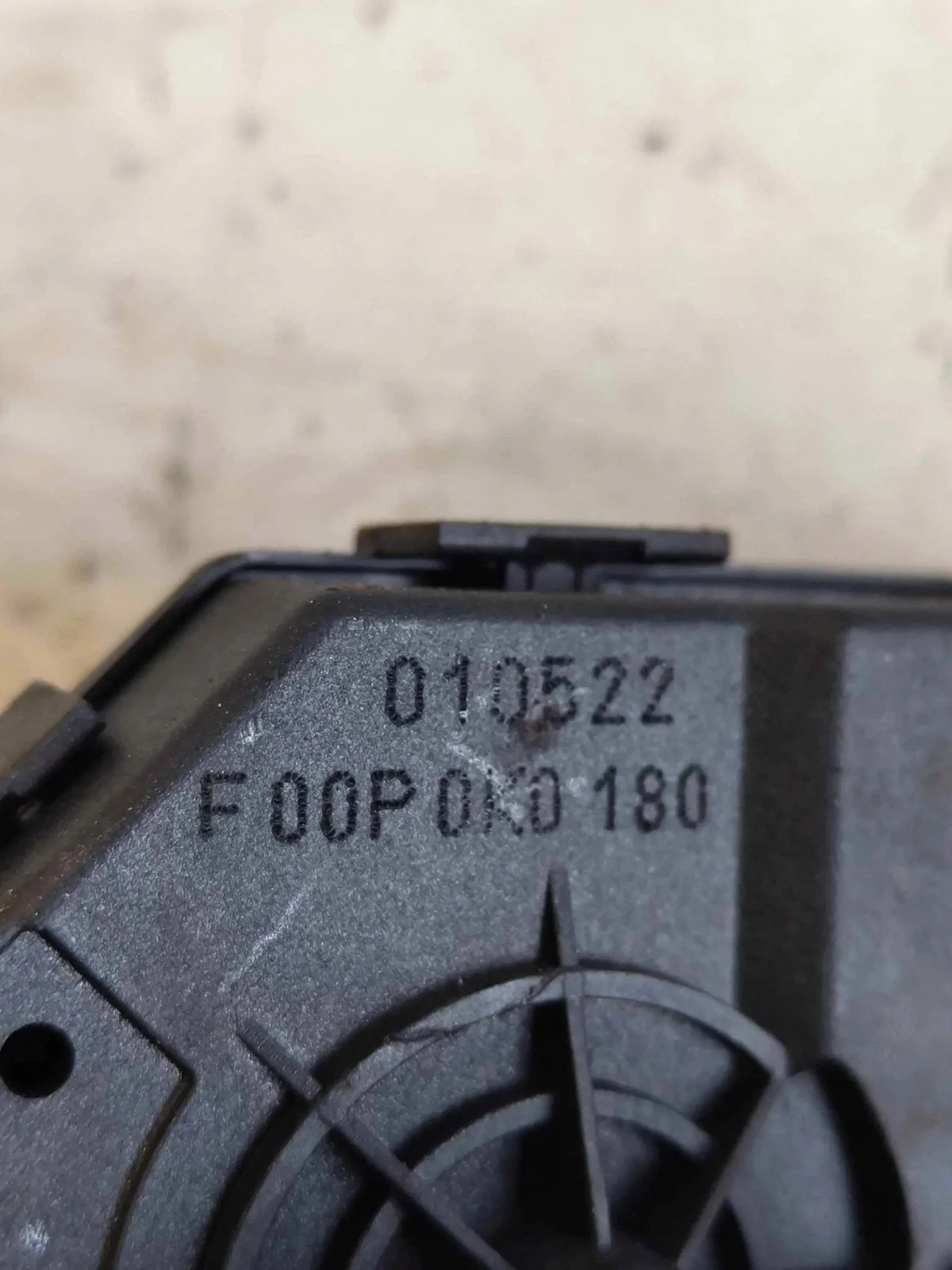 Serrure coffre BMW X5 E53 8408492 image 3