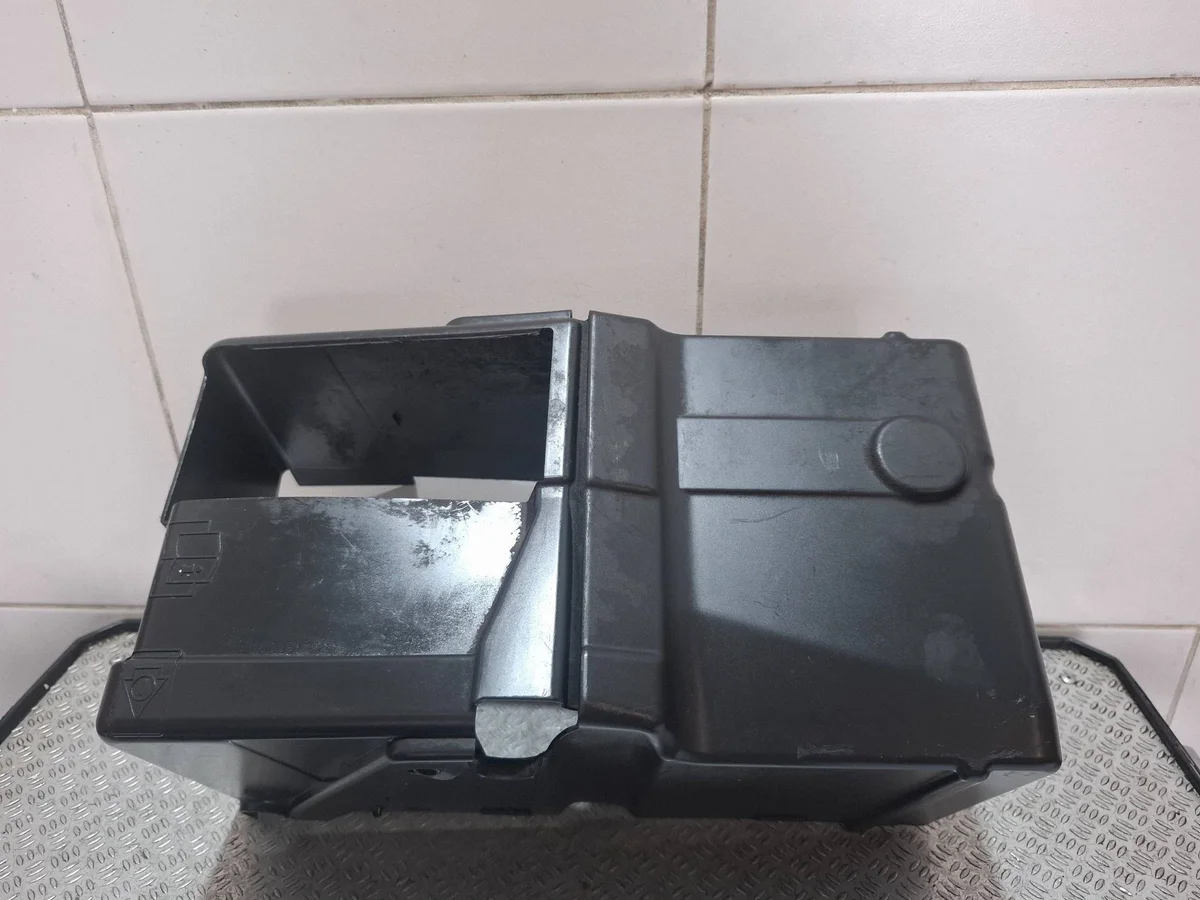 Base Batteria Ford S-MAX 6G9110757A Usata