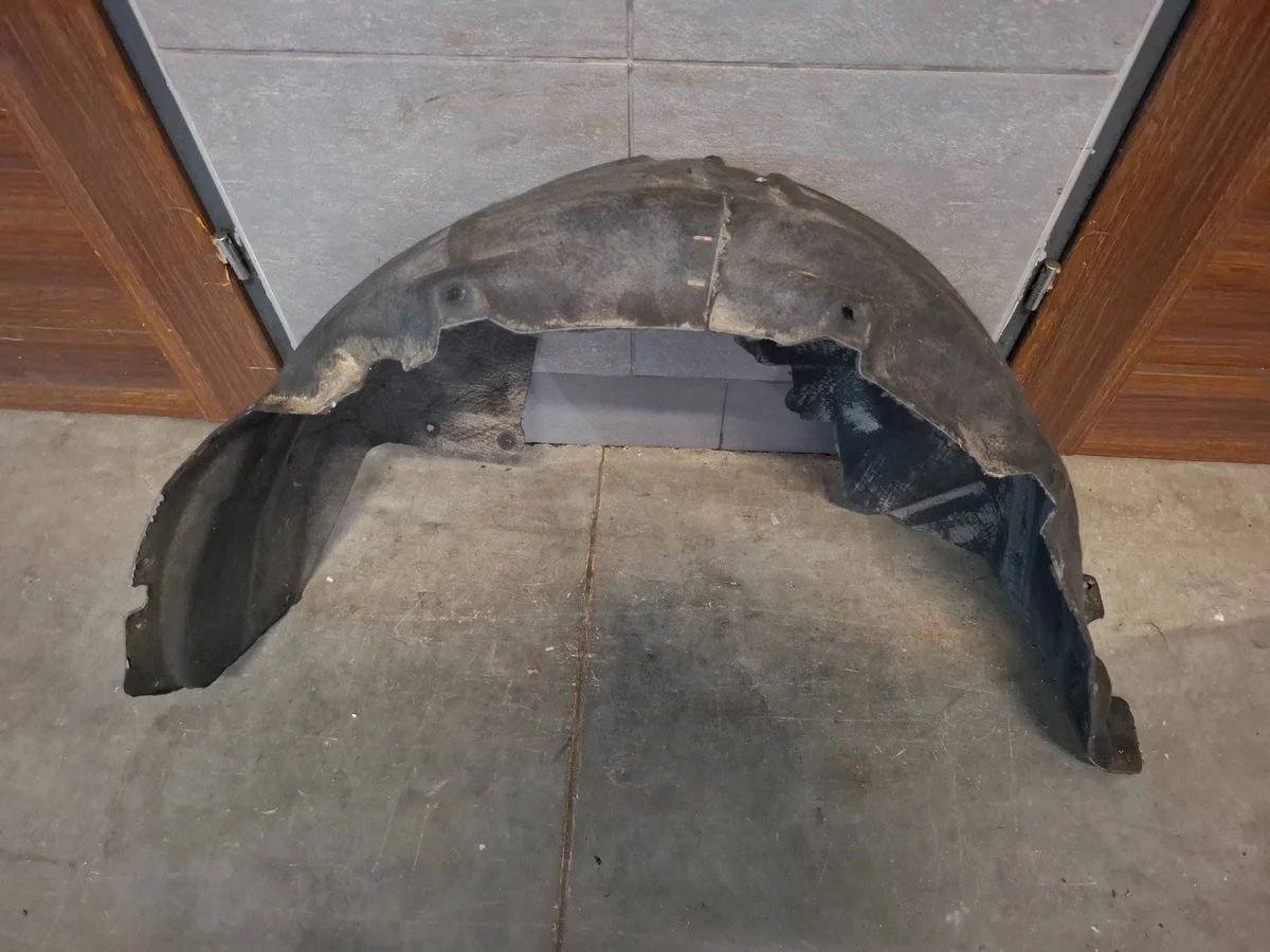 Radhauskale hinten Ford Mondeo MK V KMY3857