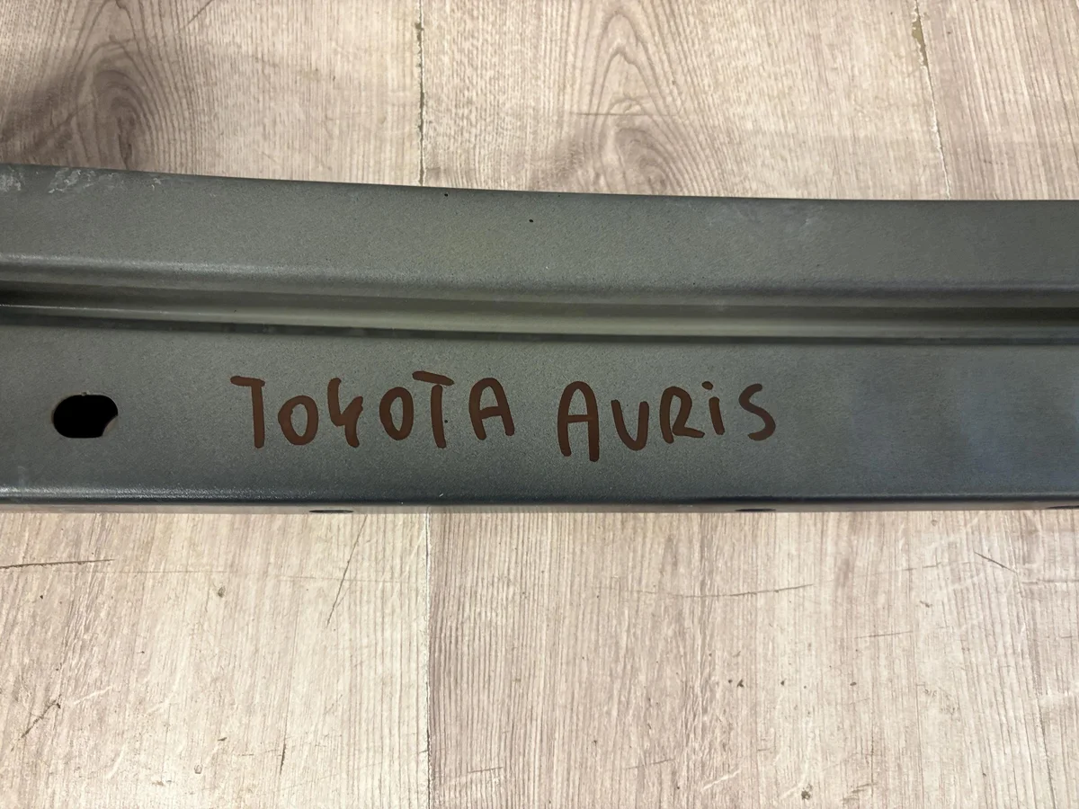 Toyota Auris II E18 Renfort Pare-chocs Avant image 10