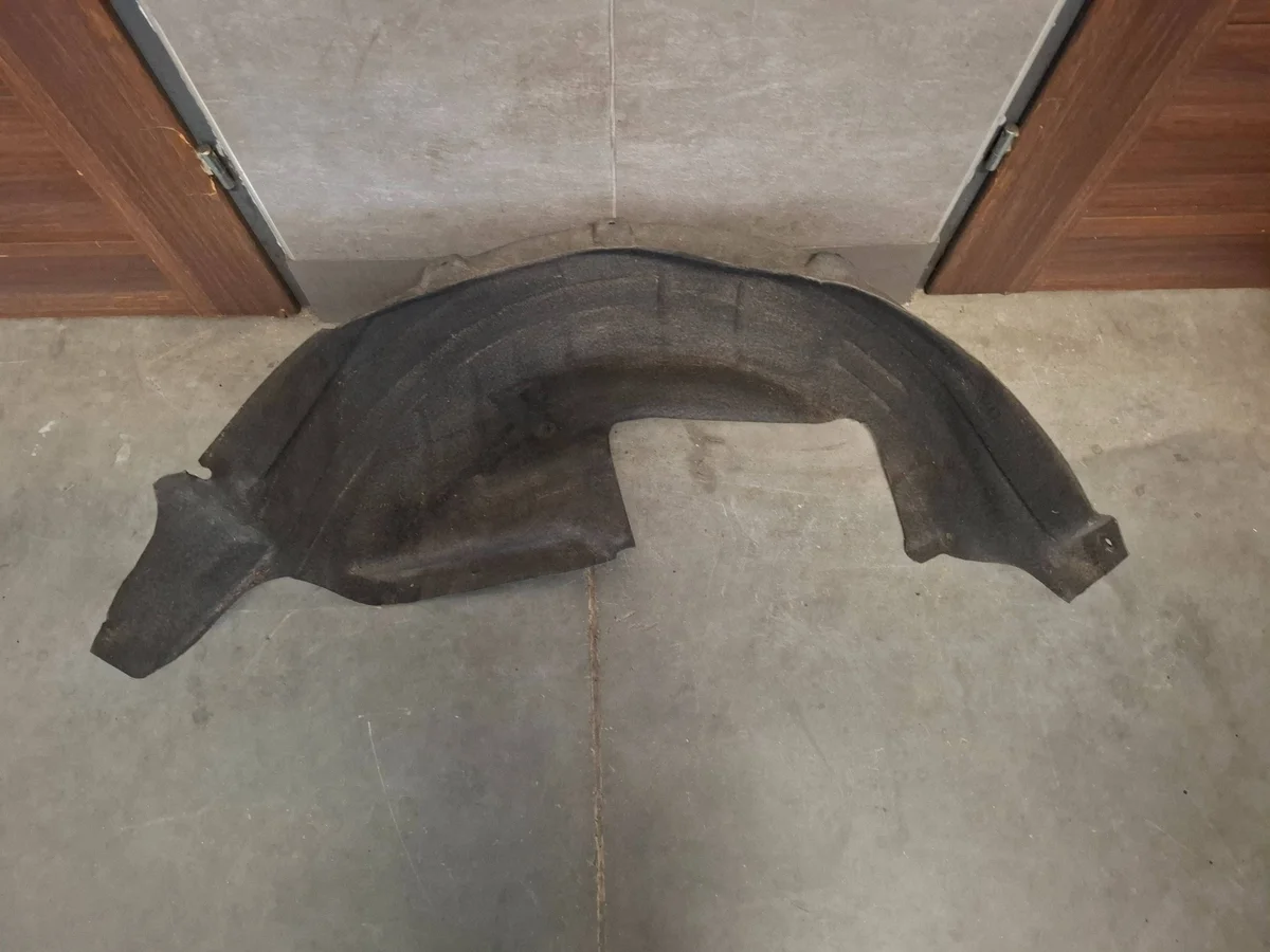 Takalokasuoja Ford S-MAX KMY1770 Käytetty
