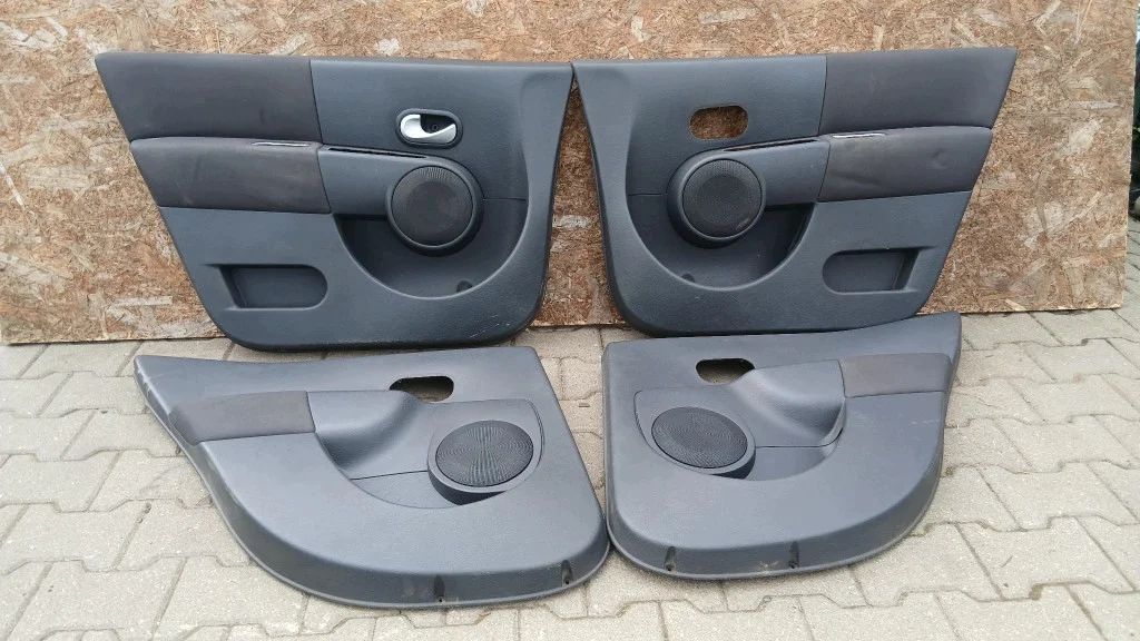 Tapicería Puerta Renault Modus I FL Usado