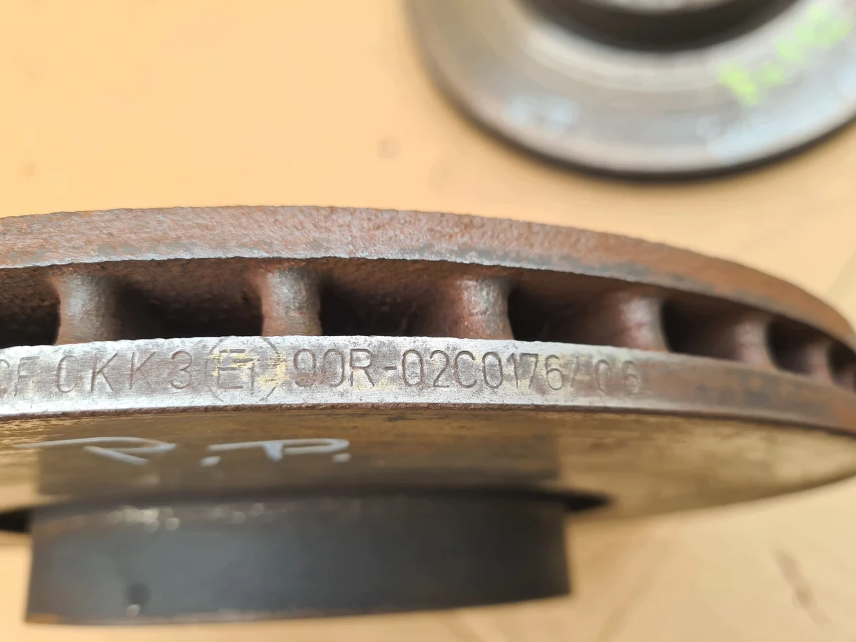 Disques de frein avant VW Passat B6 usagés image 7