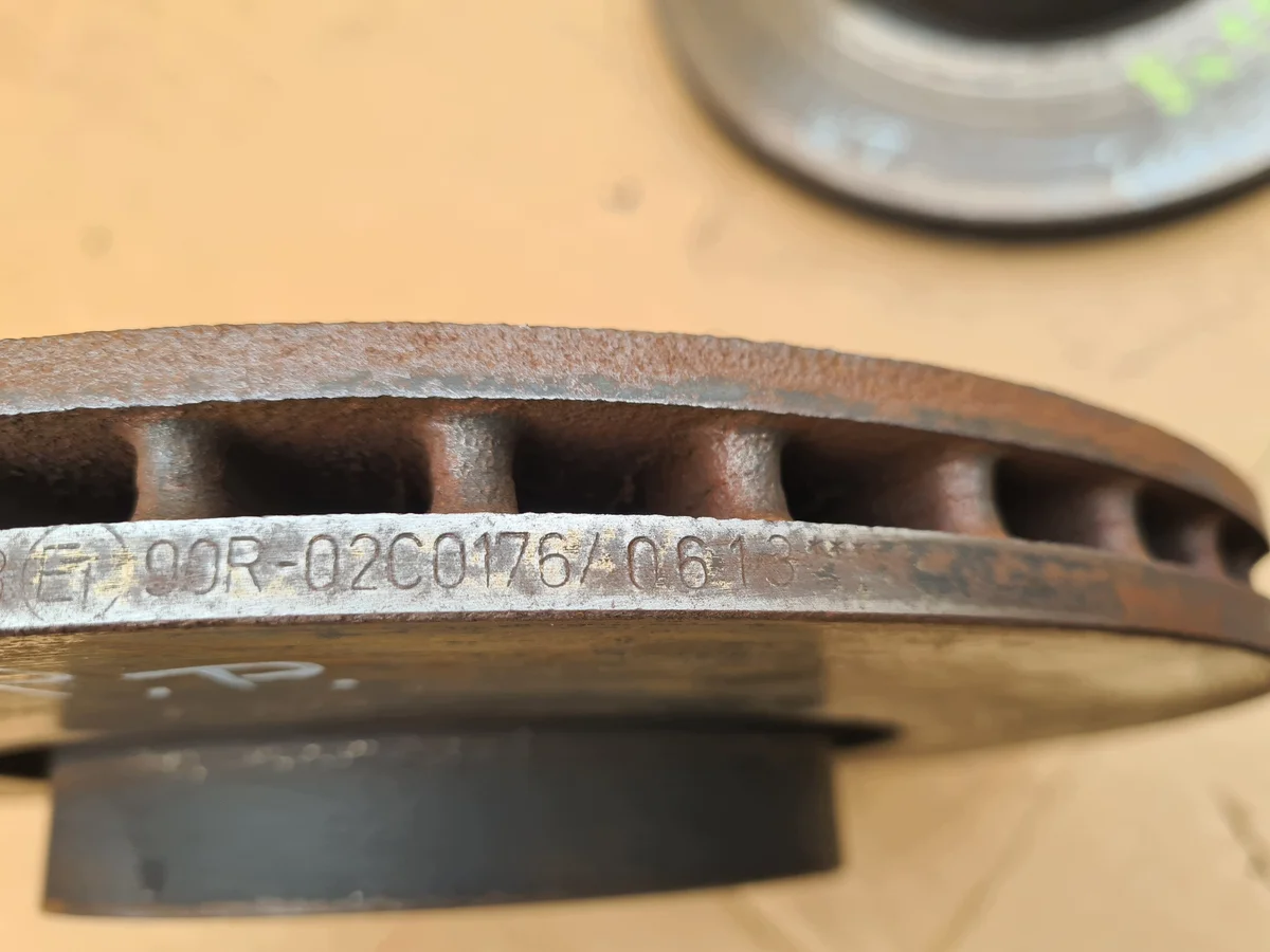 Disques de frein avant VW Passat B6 usagés image 8