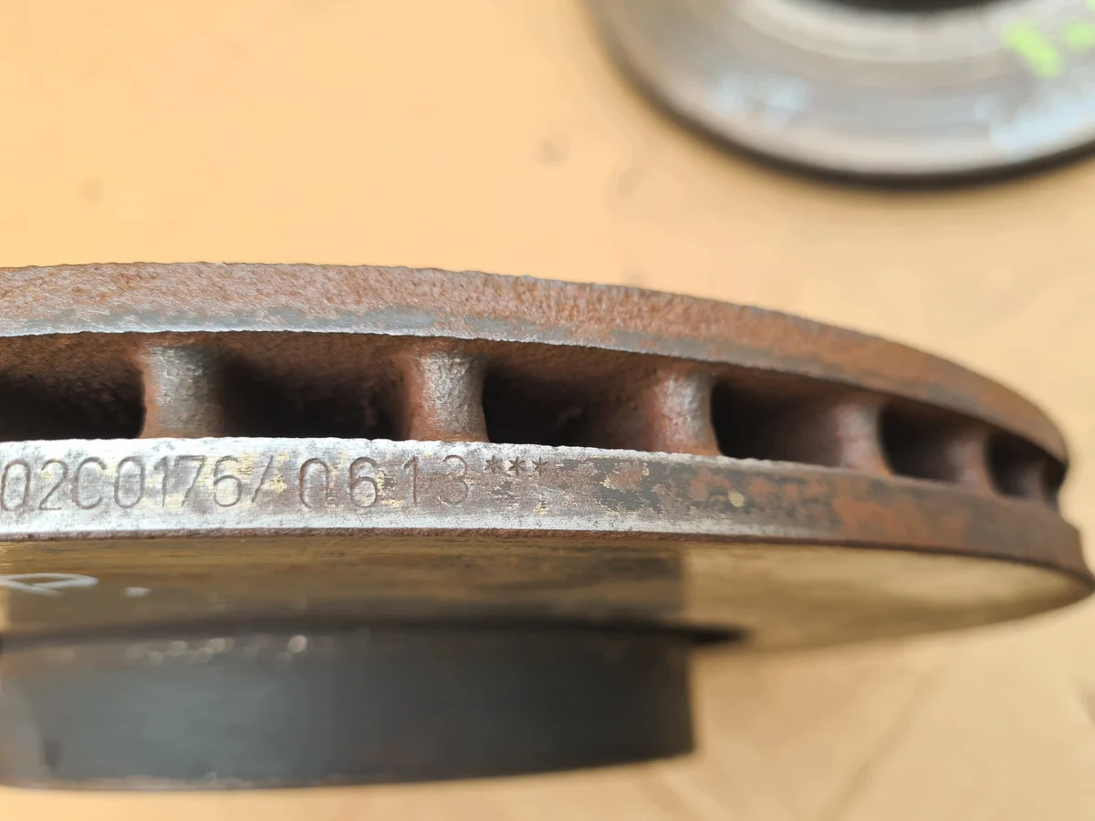 Disques de frein avant VW Passat B6 usagés image 9