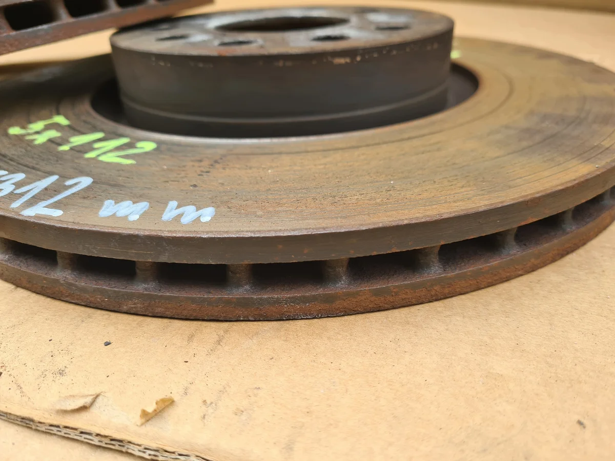 Disques de frein avant VW Passat B6 usagés image 10