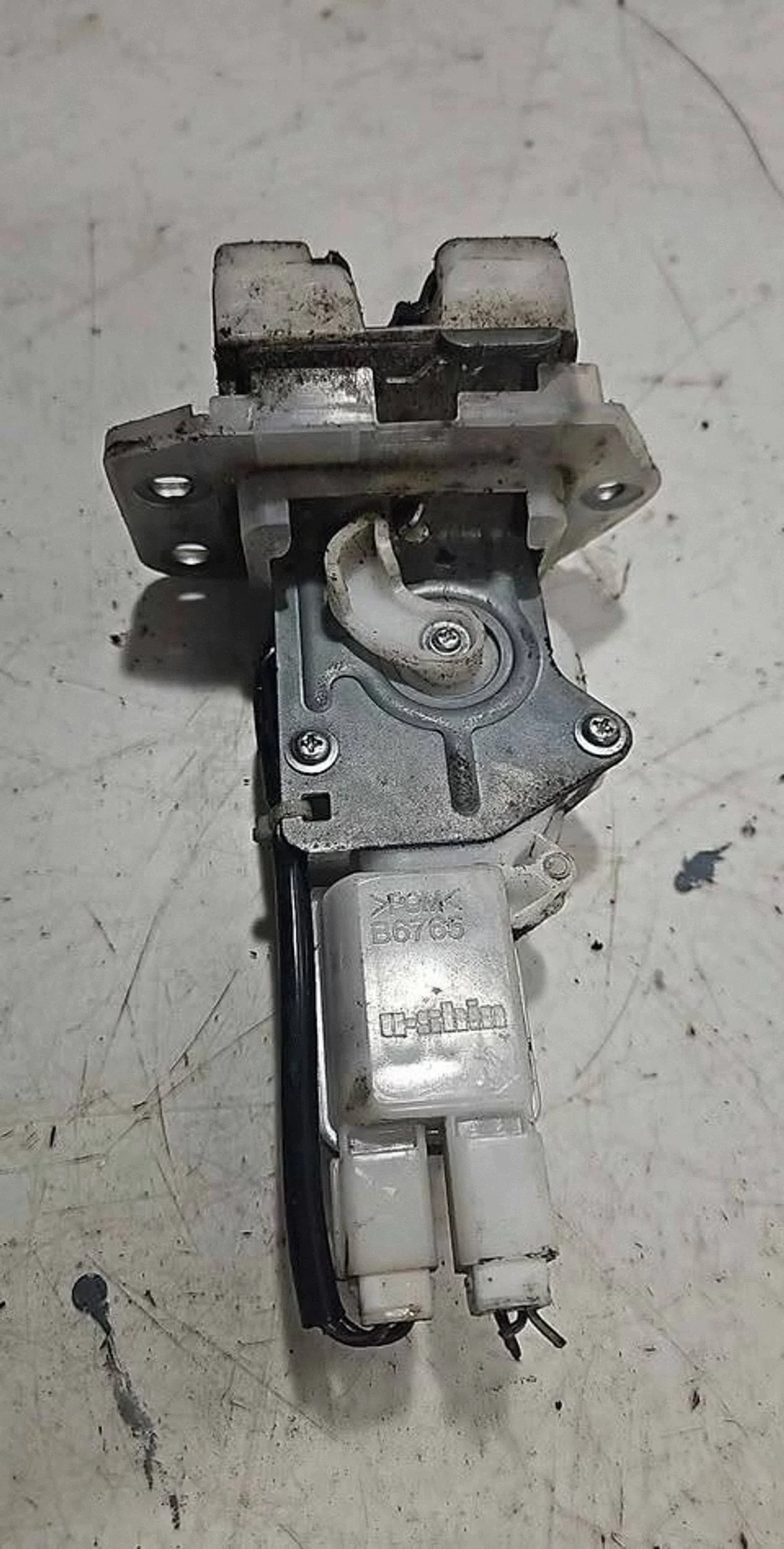 Serratura Bagagliaio Suzuki SX4 B6765 Usata