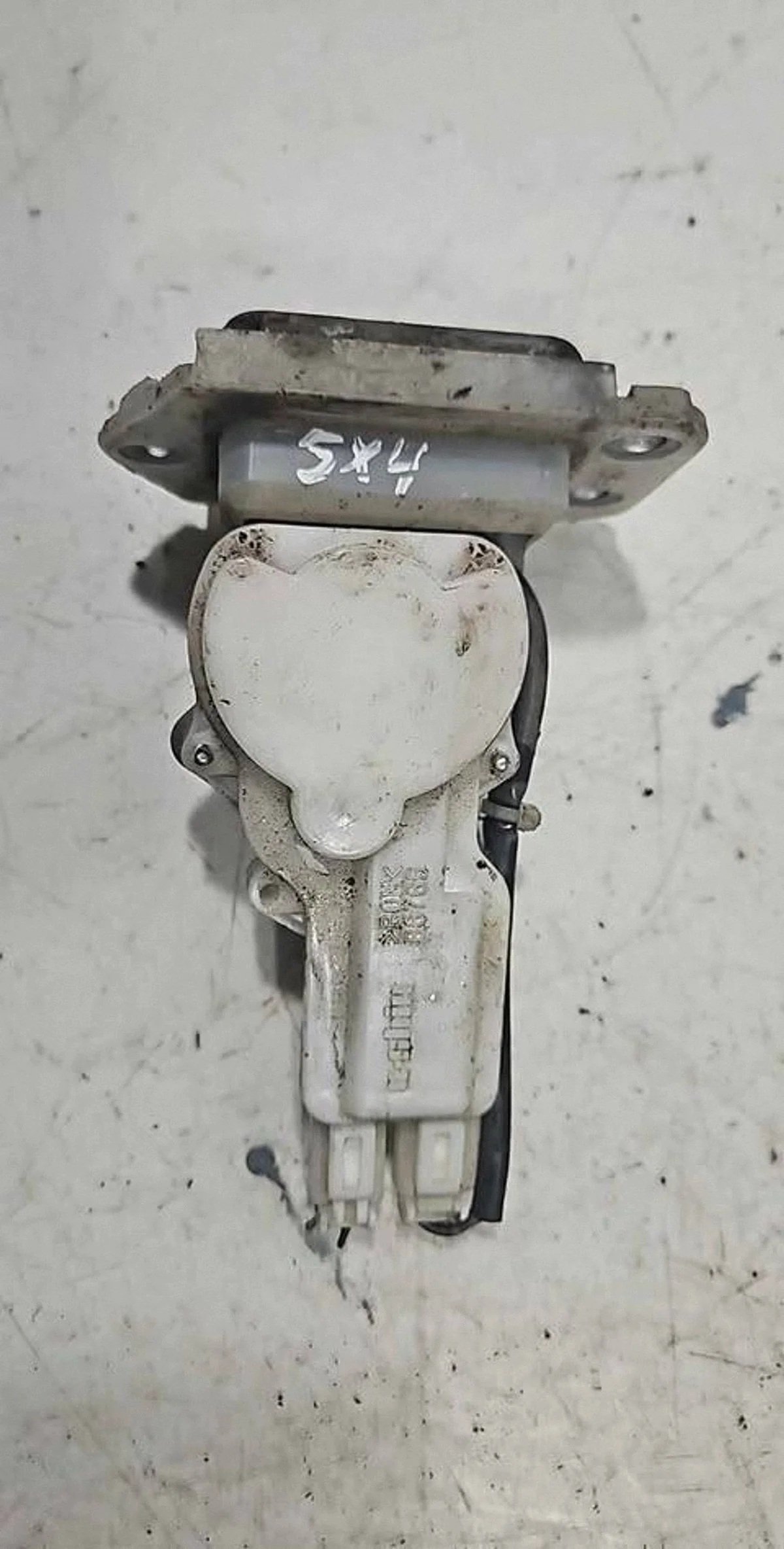 Serrure coffre Suzuki SX4 B6765 image 3