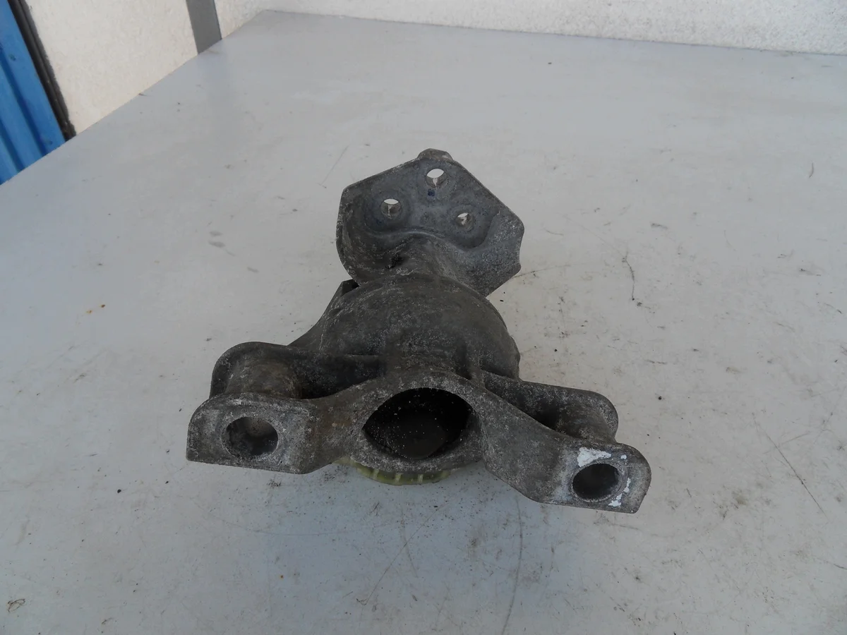Ford Transit Courier Engine Mount Used image 4