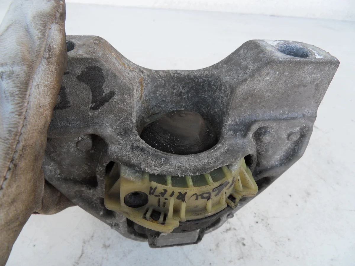 Ford Transit Courier Engine Mount Used image 7
