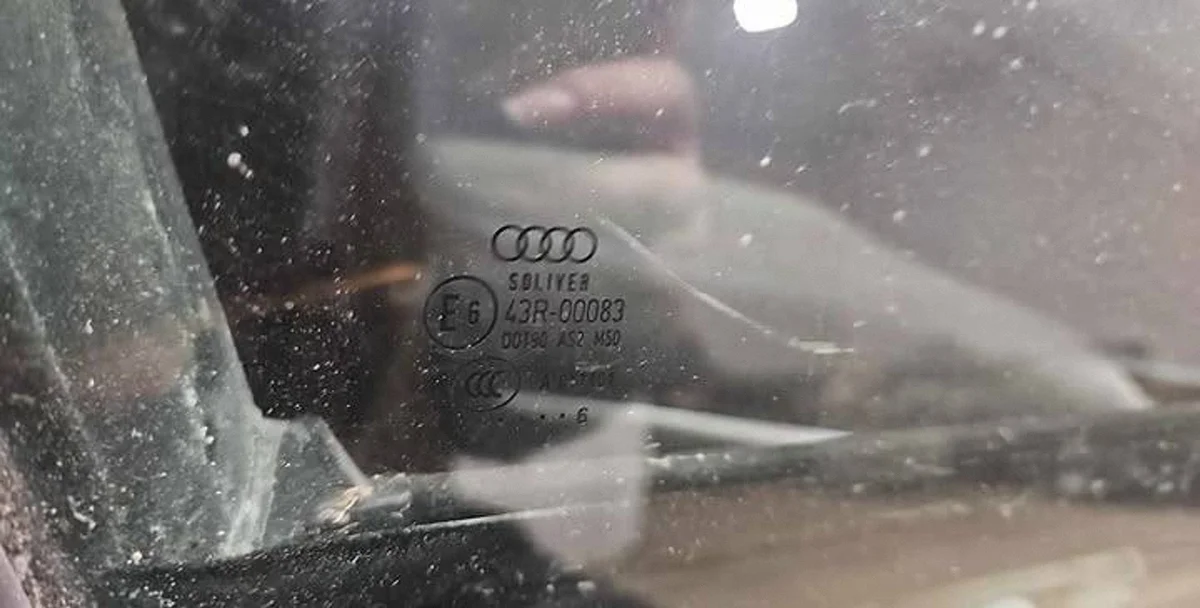 Audi A6 C6 4F 4F0837630 Cornice porta dx image 3