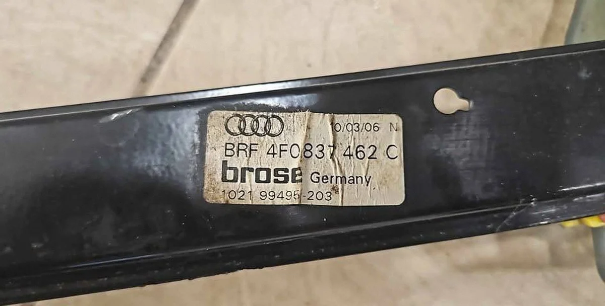 Audi A6 C6 4F 4F0837630 Cornice porta dx image 5