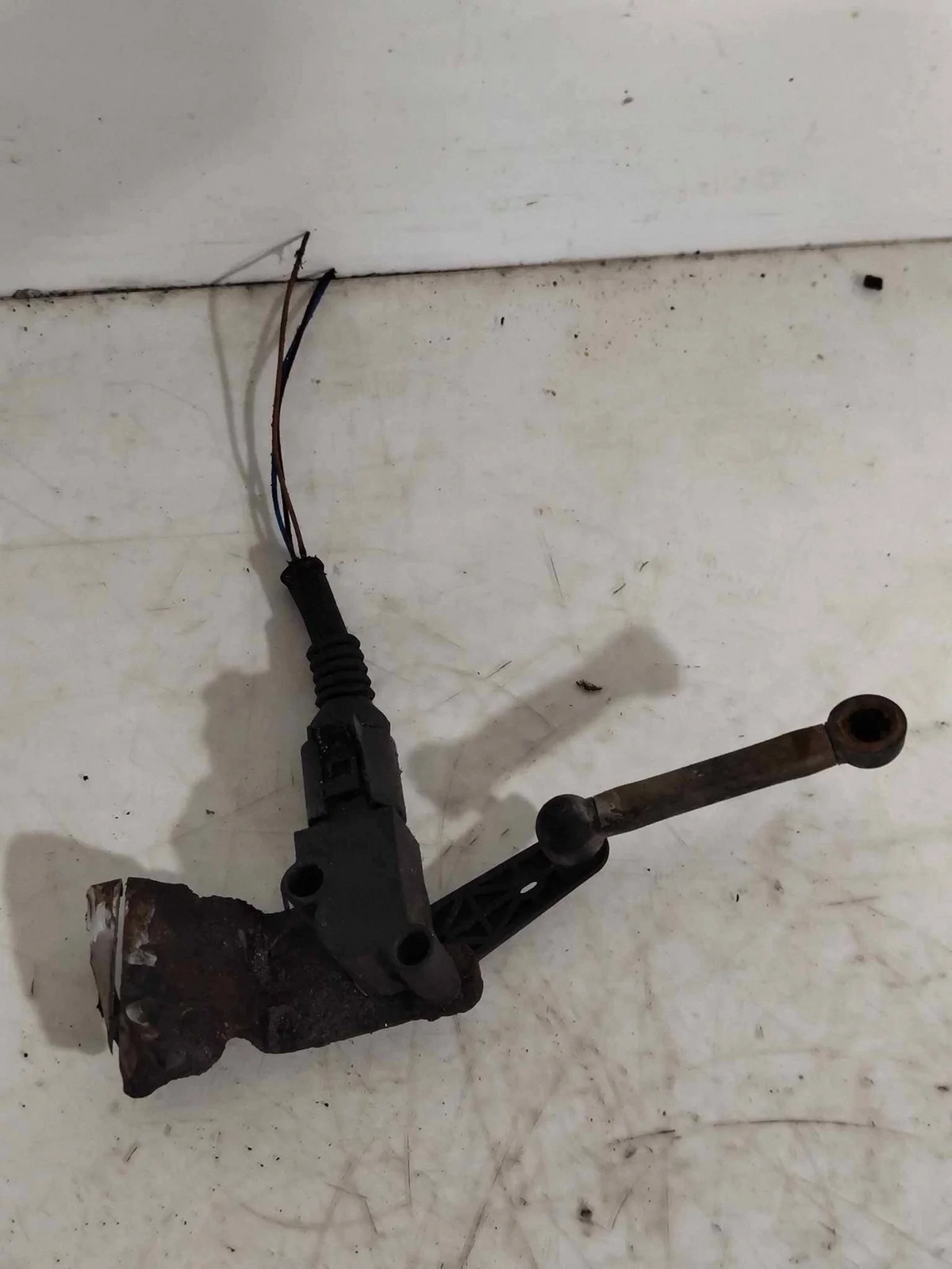 Sensor Nivel Xenon VW Golf V Kombi 4B0973712